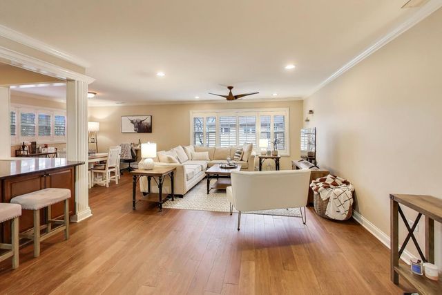 1530 E Northwest Highway 2A, Arlington Heights, IL 60004