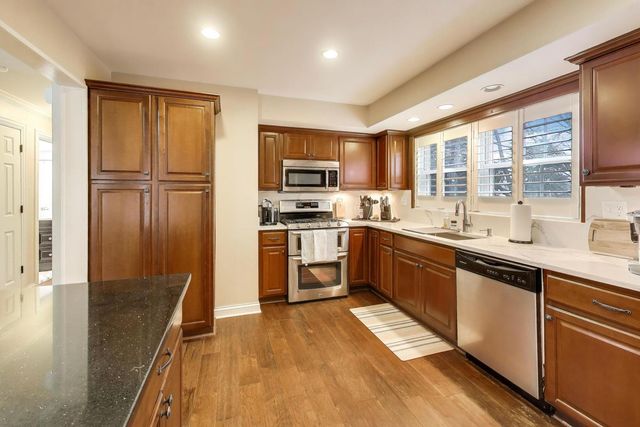 1530 E Northwest Highway 2A, Arlington Heights, IL 60004