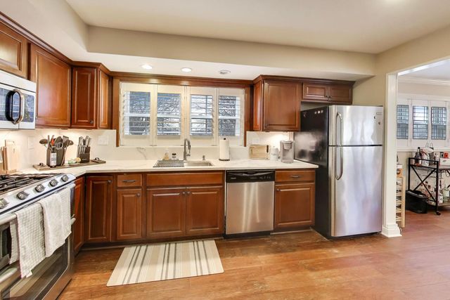 1530 E Northwest Highway 2A, Arlington Heights, IL 60004