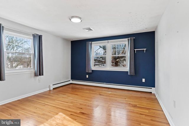 12 HICKORY PL, Camp Hill, PA 17011