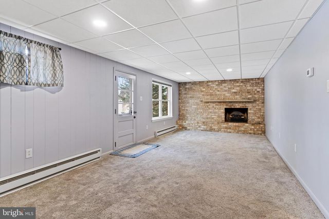 12 HICKORY PL, Camp Hill, PA 17011