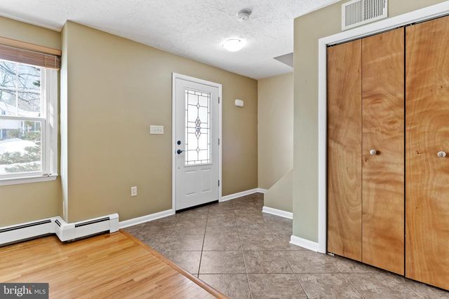 12 HICKORY PL, Camp Hill, PA 17011