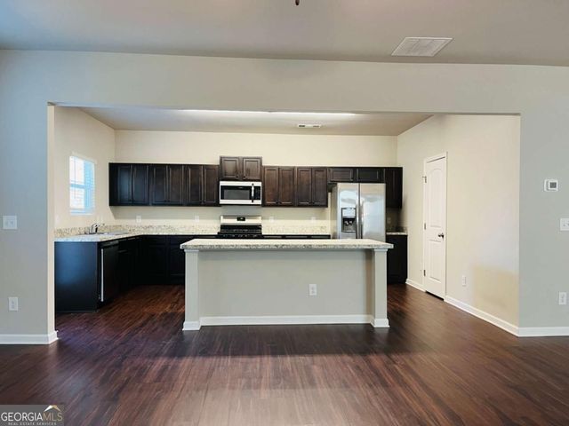 18 Ulsh Park Drive, Newnan, GA 30265