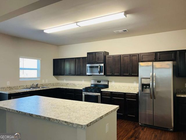 18 Ulsh Park Drive, Newnan, GA 30265