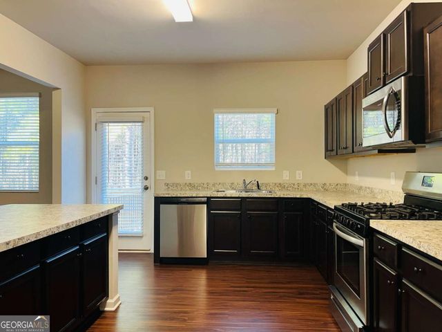 18 Ulsh Park Drive, Newnan, GA 30265