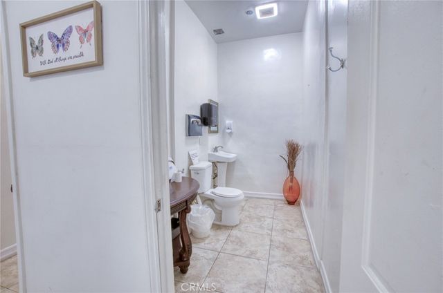 11123 S Western Avenue, Los Angeles, CA 90047