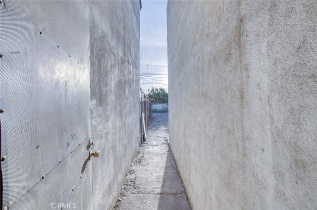 11123 S Western Avenue, Los Angeles, CA 90047