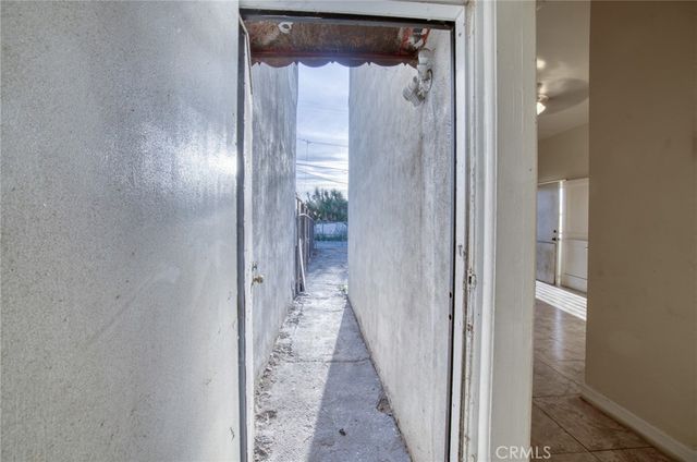 11123 S Western Avenue, Los Angeles, CA 90047