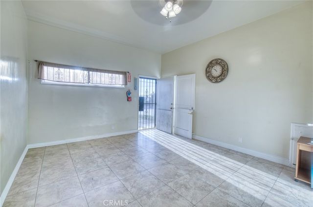 11123 S Western Avenue, Los Angeles, CA 90047