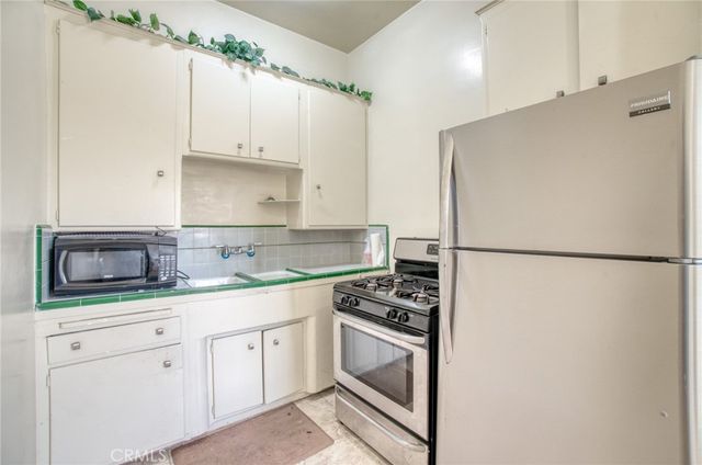 11123 S Western Avenue, Los Angeles, CA 90047
