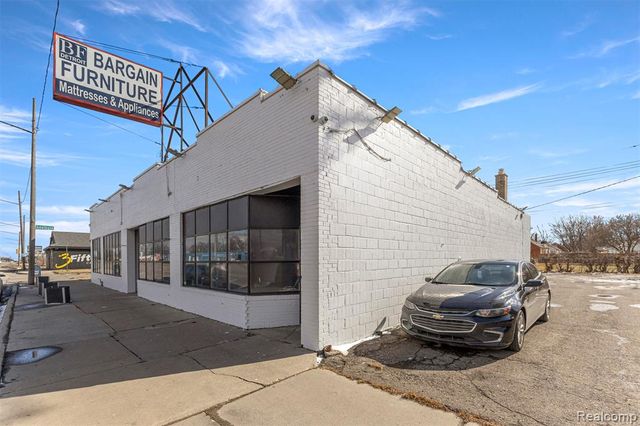 12738 E 8 Mile Road, Detroit, MI 48205