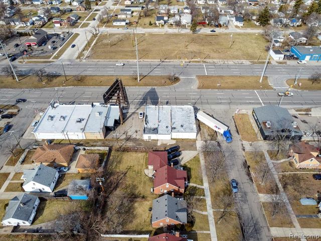 12738 E 8 Mile Road, Detroit, MI 48205