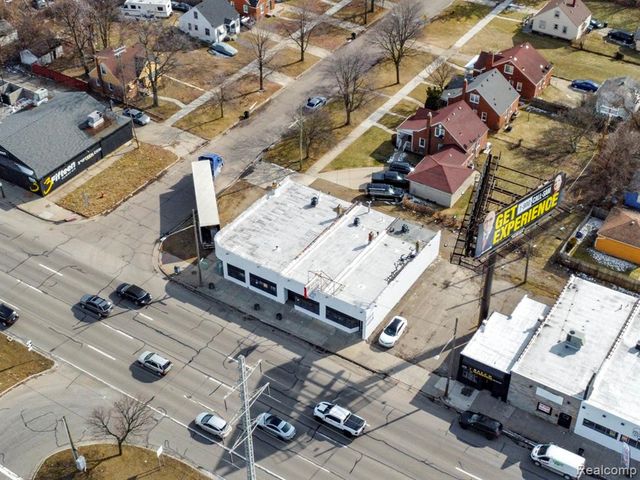 12738 E 8 Mile Road, Detroit, MI 48205