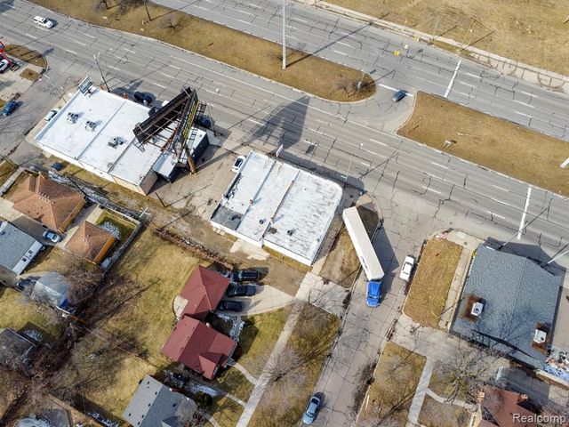 12738 E 8 Mile Road, Detroit, MI 48205
