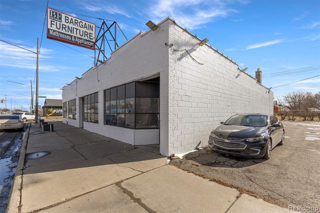 12738 E 8 Mile Road, Detroit, MI 48205