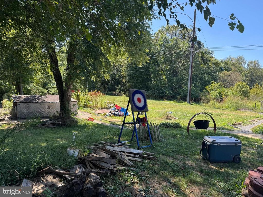8624 YELLOW SPRINGS RD, Frederick, MD 21702