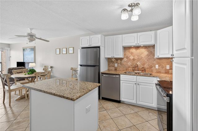 14810 WINDWARD Dr 416, Corpus Christi, TX 78418