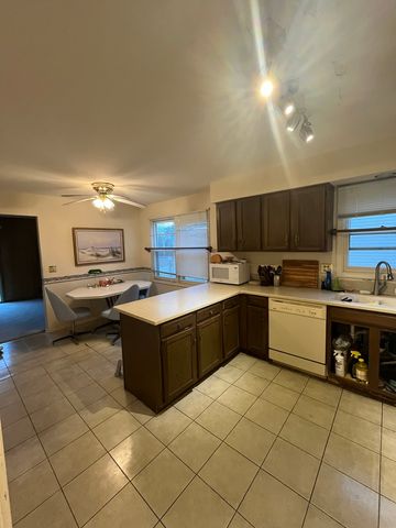 1915 Lawson Road, Schaumburg, IL 60194
