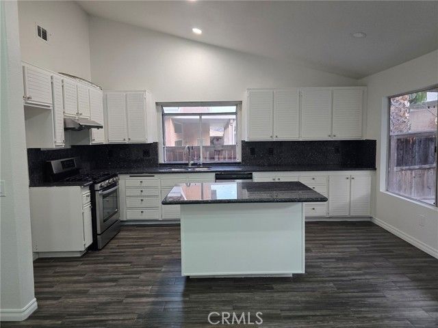 380 Tompkins, Corona, CA 92879
