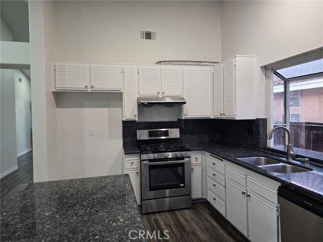 380 Tompkins, Corona, CA 92879