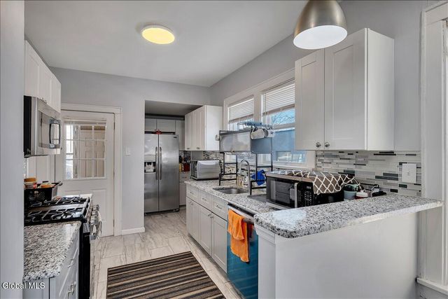 1568 State Street, Schenectady, NY 12304