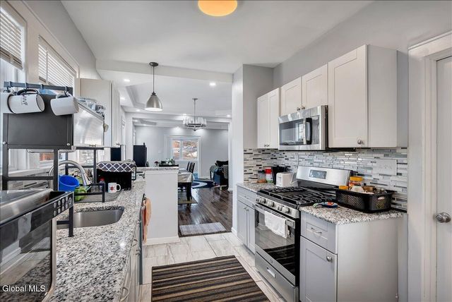 1568 State Street, Schenectady, NY 12304