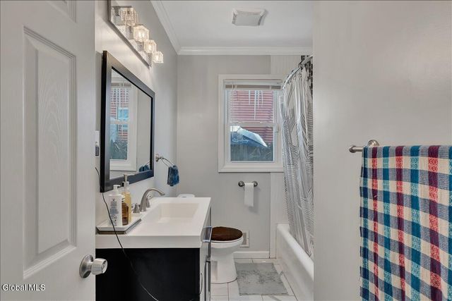 1568 State Street, Schenectady, NY 12304