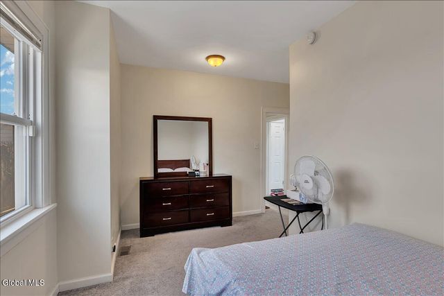 1568 State Street, Schenectady, NY 12304