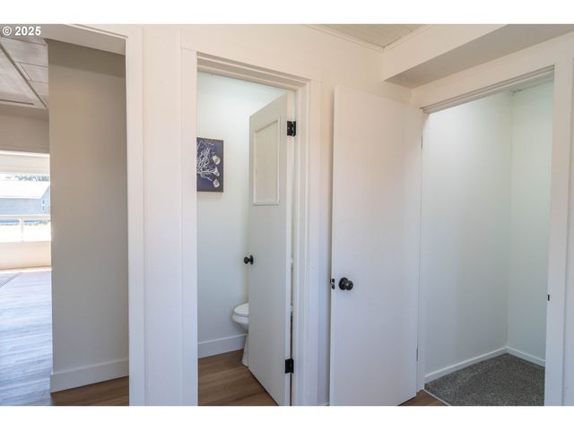176 Se HOOVER Ave, Roseburg, OR 97470