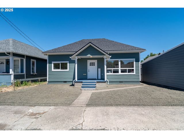 176 Se HOOVER Ave, Roseburg, OR 97470