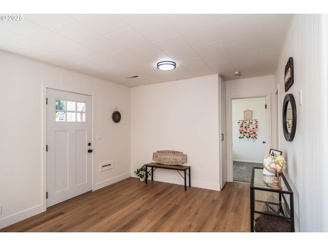 176 Se HOOVER Ave, Roseburg, OR 97470