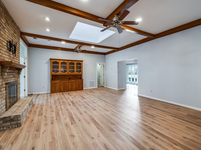 1807 S Crest, Carrollton, TX 75006