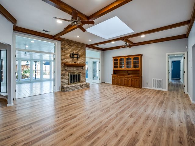 1807 S Crest, Carrollton, TX 75006