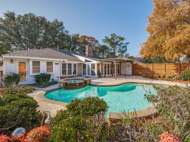 1807 S Crest, Carrollton, TX 75006