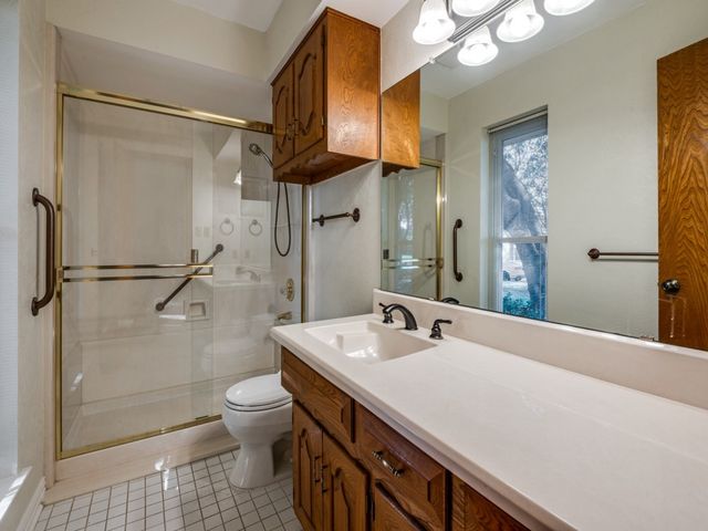 1807 S Crest, Carrollton, TX 75006