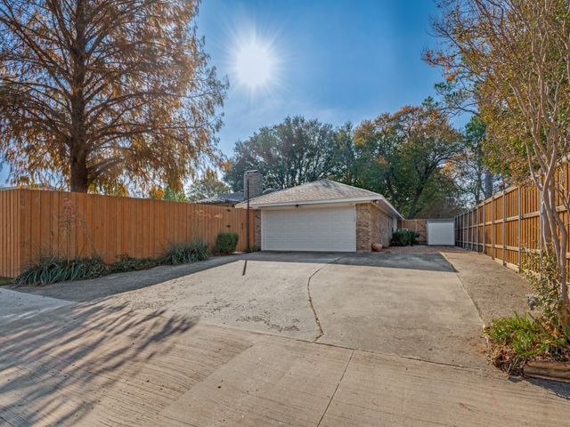 1807 S Crest, Carrollton, TX 75006