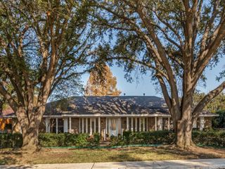 1807 S Crest, Carrollton, TX 75006