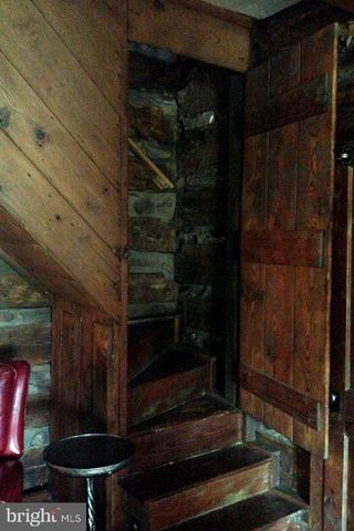 5024 LEEDS MANOR RD, Hume, VA 22639