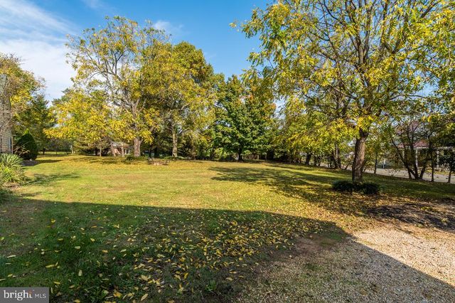 5024 LEEDS MANOR RD, Hume, VA 22639