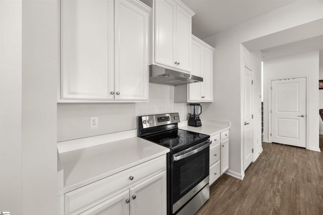 8 Wiltshire Circle, Easley, SC 29642