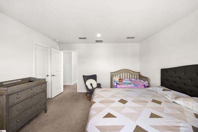 8 Wiltshire Circle, Easley, SC 29642