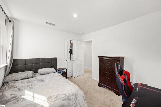 8 Wiltshire Circle, Easley, SC 29642