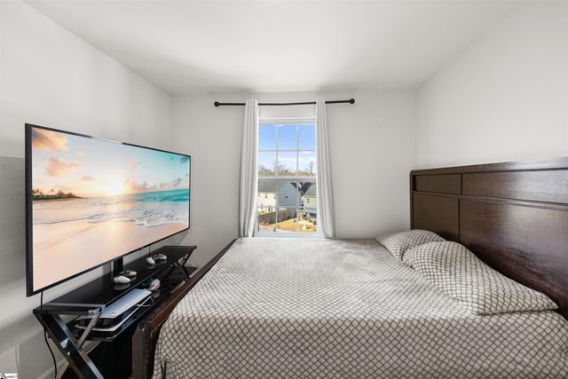 8 Wiltshire Circle, Easley, SC 29642