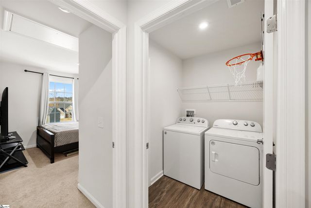 8 Wiltshire Circle, Easley, SC 29642