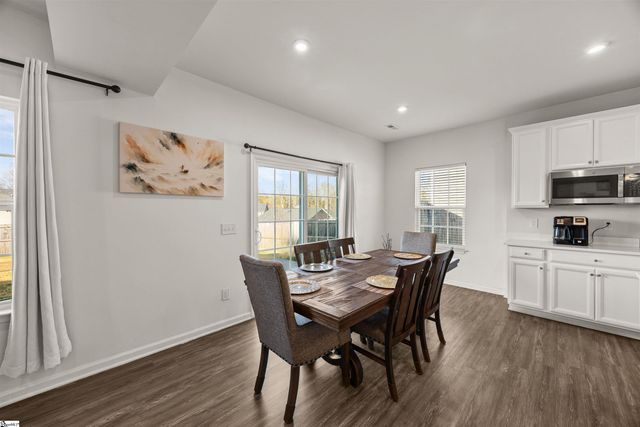 8 Wiltshire Circle, Easley, SC 29642