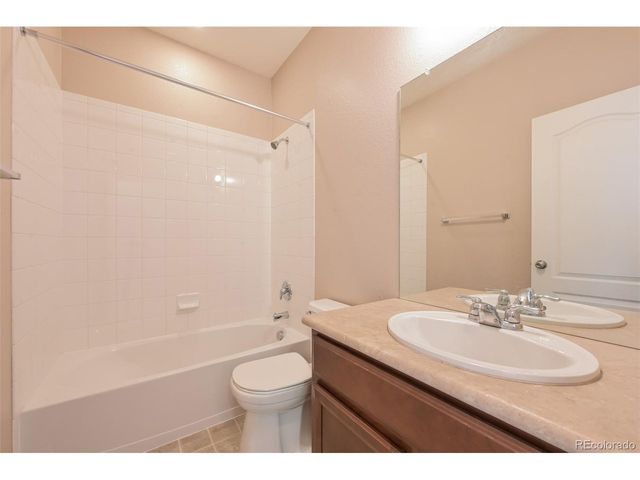 5613 S Elk Ct, Aurora, CO 80016