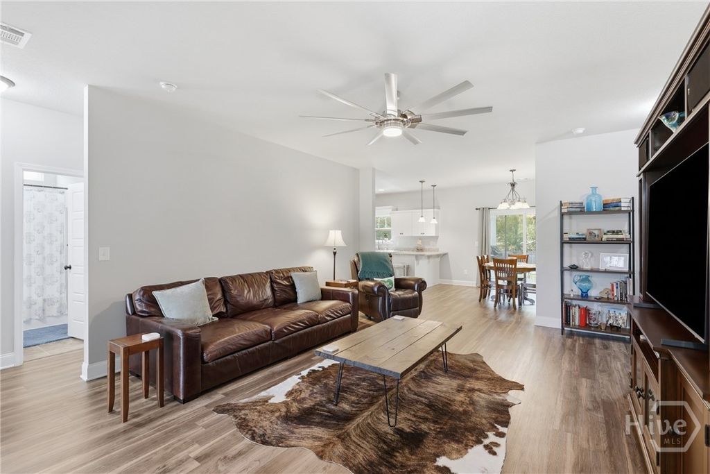 Image 10 of property listing at 203 Timberlake Drive, Guyton, GA 31312
