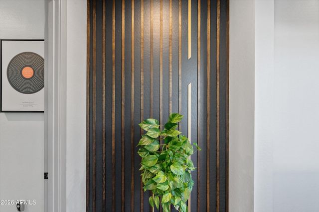 1353 E PASEO Way, Phoenix, AZ 85042