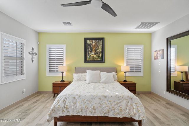 1353 E PASEO Way, Phoenix, AZ 85042