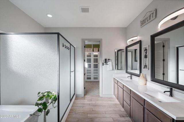 1353 E PASEO Way, Phoenix, AZ 85042